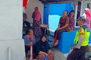 Kunjungan Kerukunan Tetangga Bhabinkamtibmas Desa Sumberejo Polsek Batu Kota Polres Batu Tatap Muka Dengan Ibu Ibu Warga Binaanya