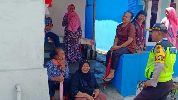 Giat Sambang Kamtibmas, Kunjungan Kerukunan Tetangga Bhabinkamtibmas Desa Sumberejo Polsek Batu Kota Kepada Warga Desa