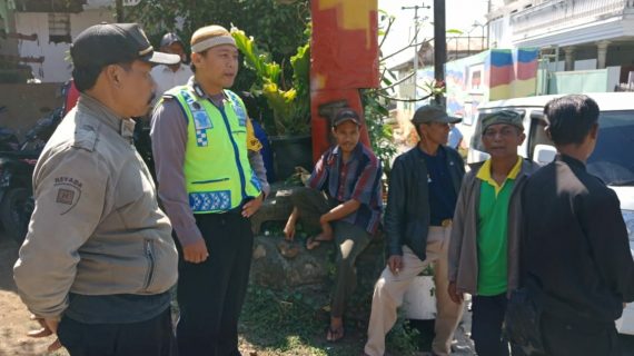 Sambang Warga Dan Silaturahmi Anggota Linmas Bhabinkamtibmas Kelurahan Temas Polsek Batu serap aspirasi masyarakat