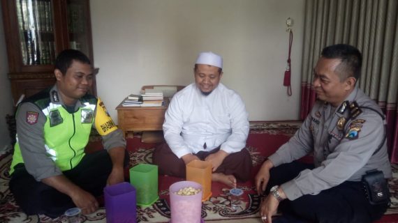 KANIT SABHARA POLSEK NGANTANG POLRES BATU Kegiatan PATROLI DAN SAMBANG TOKOH MASYARAKAT serap aspirasi warga dan dalam rangka Harkamtibmas