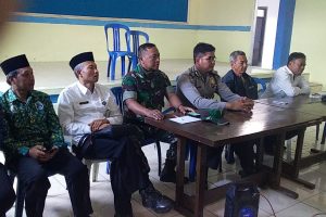 Bhabinkamtibmas Polsek Pujon Polres Batu Rapat Bersama Panitia HUT Desa Tawangsari