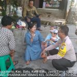 Kunjungan Rumah Warga Bhabinkamtibmas Kelurahan Songgokerto Polsek Batu Kota Sampaikan Pesan Kamtibmas