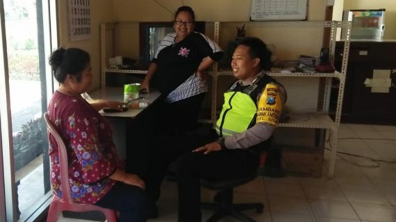 Door To Door System Sambang Kerukunan Tetangga Bhabin Kelurahan Sisir Polsek Batu Kota Polres Batu