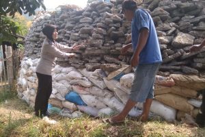 Bhabinkamtibmas Desa Pesanggrahan Polsek Batu Kota Jalin Silaturahmi Lakukan Sambang Warga