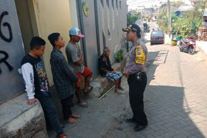 Kegiatan Sambang dan Binluh Kamtibmas Bhabinkamtibmas Kelurahan Temas Polsek Batu Kota Polres Batu