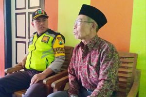 Silaturahmi Tokoh Masyarakat Bhabinkamtibmas Desa Sumberejo Polsek Batu Kota Sampaikan Pesan Kamtibmas