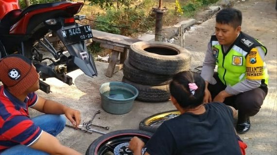 Bhabin Desa Sumberejo Polsek Batu Kota Polres Batu Sampaikan Pesan Kamtibmas Agar Tetap terjaga Sinergitas