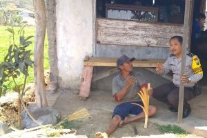 Jalinan Kedekatan Serap Aspirasi Warga Bhabin Desa Oro Oro Ombo Polsek Batu Kota Lakukan Giat Sambang Desa