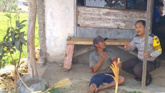 Jalinan Kedekatan Serap Aspirasi Warga Bhabin Desa Oro Oro Ombo Polsek Batu Kota Lakukan Giat Sambang Desa