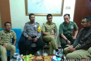 Tingkatkan Sinergitas Tiga Pilar Bhabinkamtibmas Kelurahan Songgokerto Polsek Batu Kota Menerima Kunjungan Kades/Lurah Se Kec.Batu Untuk Bersama Sama Menjaga Wilayah