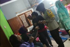 Bhabinkamtibmas Desa Pesanggrahan Polsek Batu Kota Jalin Silaturahmi DDS Warga