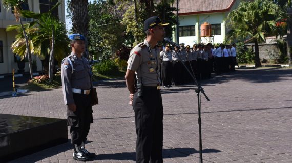Wakapolres Batu Kompol Zein Mawardi A.Md Memimpin Apel Lengkap