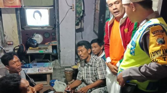 Bhabinkamtibmas Kelurahan Temas Polsek BatuPolres Batu Door To Door System Kunjungan Rumah Warga