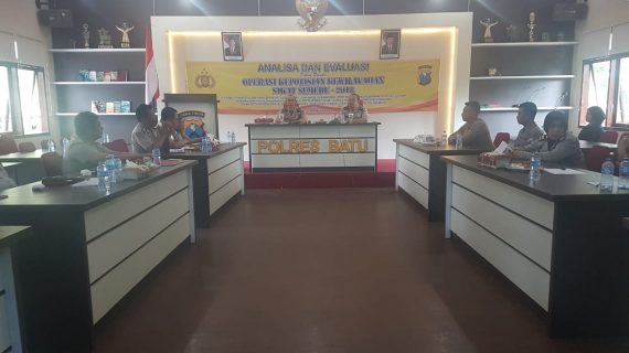 Waka Polres Batu memberikan Arahan di Anev Ops Sikat Semeru 2018 di Polres Batu