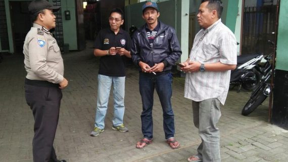 Silaturahmi Dan Sambang Warga Bhabinkamtibmas Desa Sidomulyo Polsek Batu Kota Terima Serap Dan Informasi Kamtibmas