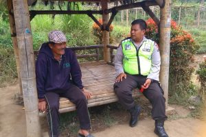 Kanit Binmas Polsek Batu Kota Silaturahmi Tokoh Masyarakat Sampaikan Pesan Kamtibmas