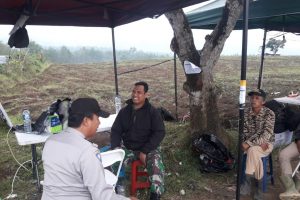 Anggota Bhabin Polsek Bumiaji Polres Batu Melaksanakan Pengamanan Shotting Film