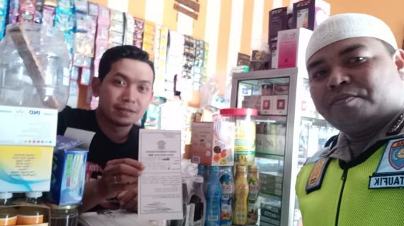 Bhabinkamtibmas Desa Tulungrejo Polsek Bumiaji Peduli Pelayanan Satpas