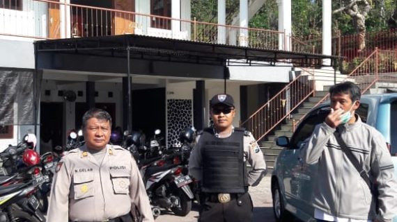 Anggota Polsek Bumiaji Melaksanakan Pam Giat Kebaktian