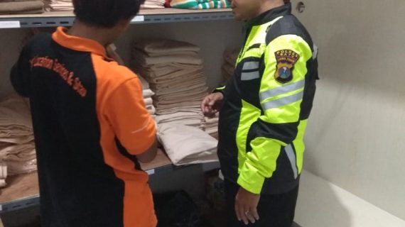 Sambang Karyawan penginapan Bhabinkamtibmas Kelurahan Ngaglik Polsek Batu Kota