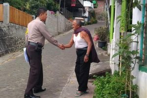 Sambang Sore Kunjungan Tomas Bhabinkamtibmas Desa Sumberejo Polsek Batu Kota