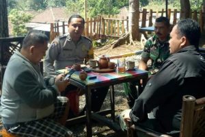Sinergi Dengan Babinsa Kunjungi Tempat Wisata Bhabin Desa Oro Oro Ombo Polsek Batu Polres Batu Sampaikan Pesan Kamtibmas