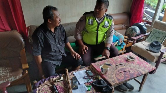 Jalin kedekatan dengan masyarakat dgn cara Silaturahmi Kamtibmas Kanit Binmas Polsek Batu Kota binluh tentang kamtibmas