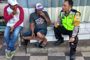 Pendekatan Dengan Masyarakat Jaga Kamtibmas, BHABINKAMTIBMAS KEL. NGAGLIK POLSEK BATU KOTA POLRES BATU SAPA WARGA