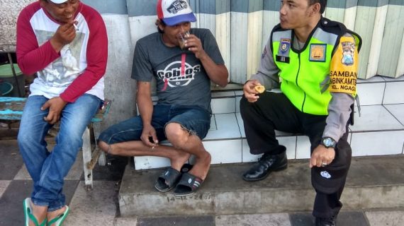 Pendekatan Dengan Masyarakat Jaga Kamtibmas, BHABINKAMTIBMAS KEL. NGAGLIK POLSEK BATU KOTA POLRES BATU SAPA WARGA