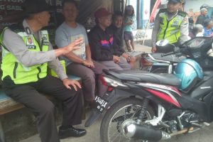 Kanit Bimas Polsek Bumiaji kepada masyarakat sosialisasikan informasi kamtibmas