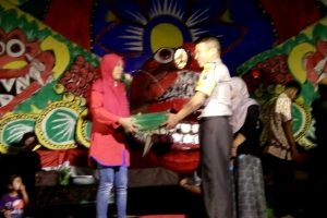 Brigadir Ibnu Mobarok melaksanakan pengamanan giat silaturahmi dan kreasi anak dalam dalam rangka HUT Ri ke 73 Desa Pendem Junrejo