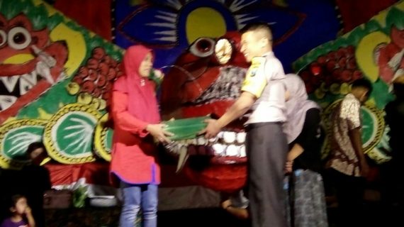 Brigadir Ibnu Mobarok melaksanakan pengamanan giat silaturahmi dan kreasi anak dalam dalam rangka HUT Ri ke 73 Desa Pendem Junrejo