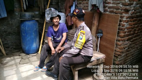 DDS Kunjungan Warga Bhabin Kelurahan Songgokerto Polsek Batu Kota Tingkatkan Kepercayaan Masyarakat Terhadap Polri