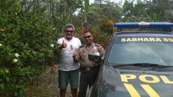 Kanit Sabhara Polsek Ngantang Polres Batu Patroli dan Sambang Ke Orang Asing Asal Perancis yang tinggal di wilayah hukum Polsek Ngantang.