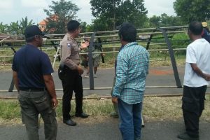 Pelatihan Bongkar Pasang Tenda Oleh Bhabinkamtibmas Sisir Polsek Batu Kota Polres Batu Bersama Dengan BPBD Kota Batu