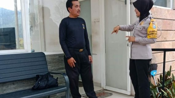 Tingkatkan Pam Swakarsa Bhabin Desa Pesanggrahaan Polsek Batu Kota Sambang Satpam Perumahan