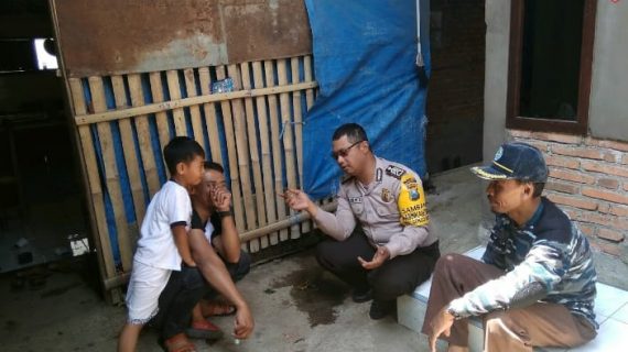 Sambang Sore Kunjungan Kerukunan Warga Bhabinkamtibmas Kelurahan Songgokerto Polsek Batu Kota