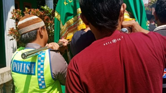 Brigadir Anton Isfiyanto  Bhabinkamtibmas Kelurahan Temas Polsek Batu Polres Batu, takziah kepada warga binaan yang meninggal dunia
