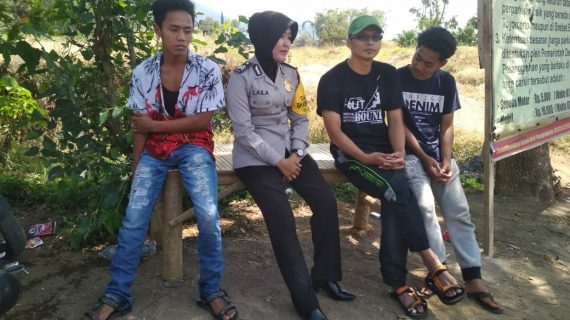 Anggota Bhabin Desa Pesanggrahaan Polsek Batu Kota Jalin sambang sebagai wujut Kedekatan dengan Masyarakat