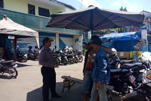 SAMBANG JURU PARKIR BHABINKAMTIBMAS KELURAHAN TEMAS POLSEK BATU KOTA HIMBAUAN KAMTIBMAS ANTISIPASI TINDAK KEJAHATAN