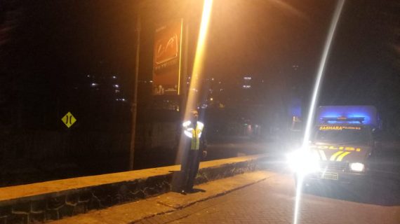 Polsek Pujon Polres Batu Tingkatkan Patroli Malam  laksanakan patroli dialogis