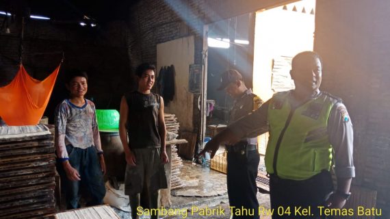 Jalin Silaturahmi, Sambang Tempat Usaha Industri Tahu Oleh Unit Binmas Polsek Batu Kota Polres Batu Guna Ingatkan Waspada Kebakaran