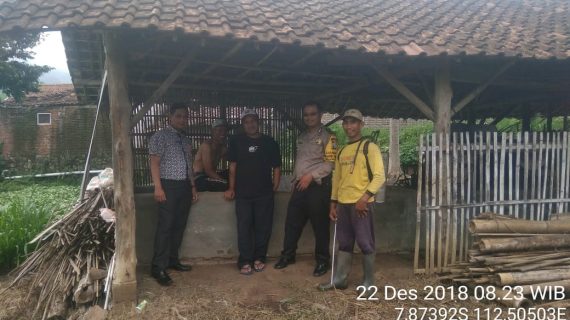 Sambang Kerukunan Warga Oleh Bhabinkamtibmas Kelurahan Songgokerto Polsek Batu Kota Polres Batu Guna Sampaikan Pesan Kamtibmas