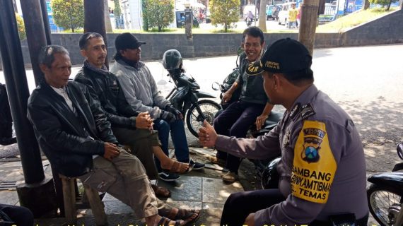 Anggota Bhabin Polsek Batu Polres Batu Sambang Tatap Muka Serap Aspirasi dan dalam rangka Harkamtibmas
