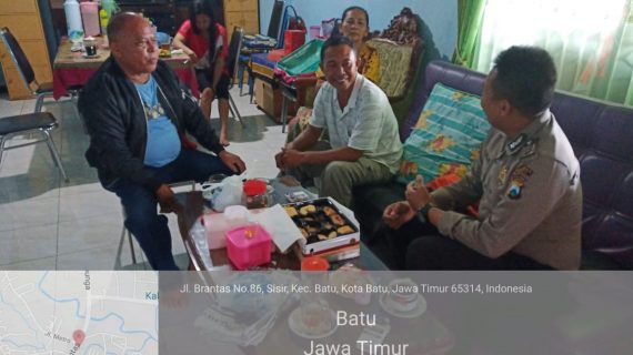DDS Sambang Warga Bhabinkamtibms Desa Sidomulyo Polsek Batu Kota Polres Batu Menyampaikan Pesan Kamtibmas dan berikan pelayanan prima kepada masyarakat