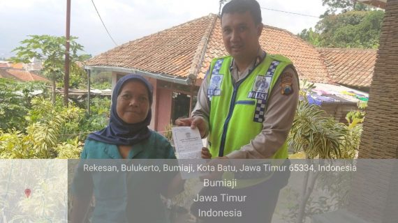 Bhabinkamtibmas Desa Bulukerto Polsek Bumiaji Polres Batu Peduli Pelayanan Satpas