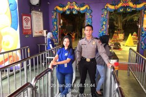 Totalitas angota Polres Batu dalam mengamankan kawasan wisata patut diacungi jempol