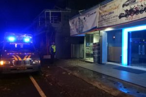 Anggota Satsabhara Polsek Pujon Polres Batu laksanakan patroli malam hari antisipasi kejadian kriminal