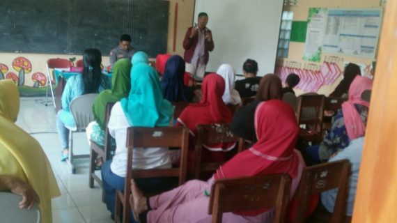 Sosialisasi Tentang Cyber Crime Oleh Kanit Sabhara dan Kanit Reskrim Polsek Bumiaji Polres Batu