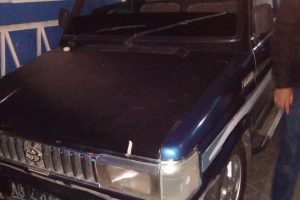 Kijang Terperosok di Jln Abdul gani Ternyata Membawa Pil Dobel L